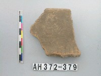 藏品(淺褐色夾砂陶口緣)的圖片